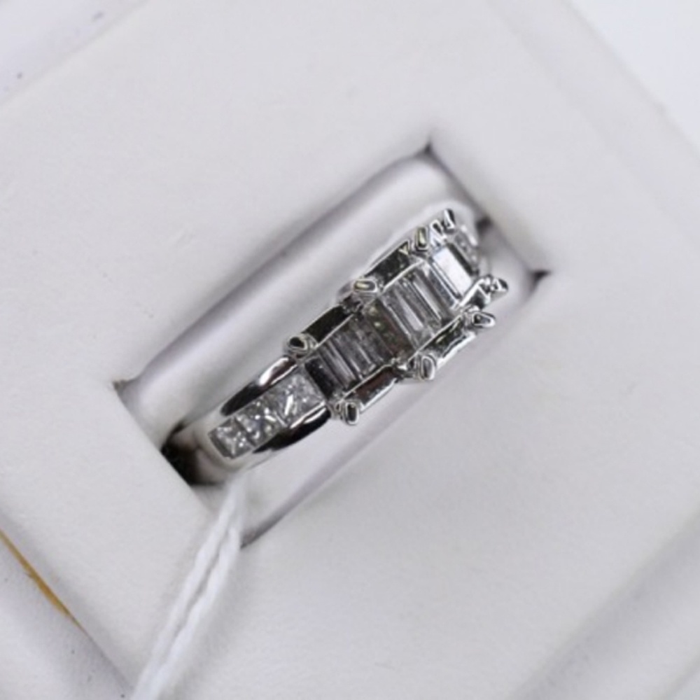 New - 14k White Gold Genuine Diamond Ring